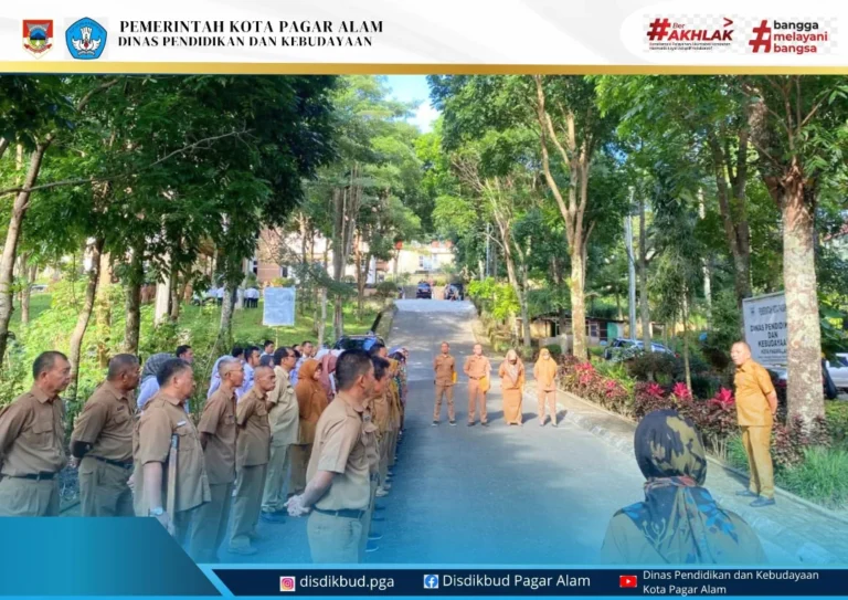 Apel rutin Senin pagi pada tanggal 3 November 2025