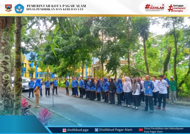 Apel rutin Senin pagi pada tanggal 17 November 2025