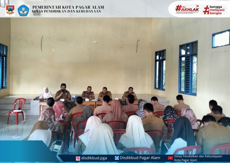 Kepala Dinas Pendidikan dan Kebudayaan menjadi Nara sumber di kecamatan Pagar Alam Utara dalam Pengisian Klaster Indikator Penilaian Mandiri Kota Layak Anak (KLA)