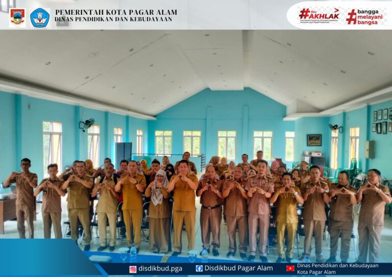 Kepala Dinas Pendidikan dan Kebudayaan menjadi Nara sumber di kecamatan Pagar Alam Selatan dalam Pengisian Klaster Indikator Penilaian Mandiri Kota Layak Anak (KLA)