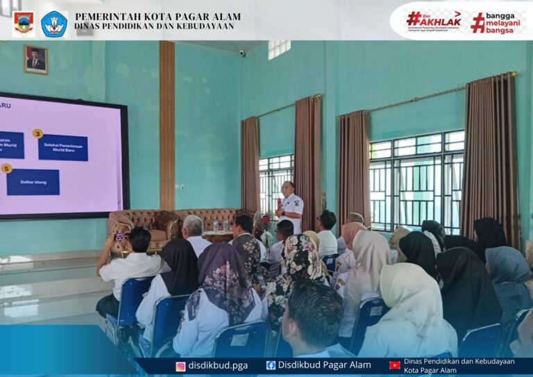 Kepala Dinas Pendidikan dan Kebudayaan Kota Pagar Alam membuka kegiatan Sosialisasi SPMB (sistem penerimaan murid baru) tahun ajaran 2026/2027