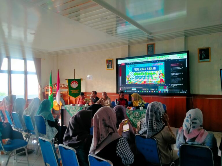Pembagian Hadiah Lomba Senam Anak Indonesia Hebat Tingkat Guru dan Tenaga Kependidikan se-Kota Pagar Alam
